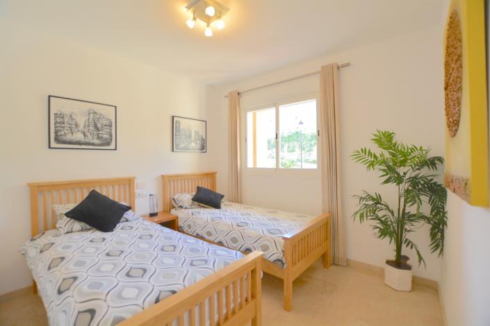 Image No.12-4 Bed Townhouse for sale