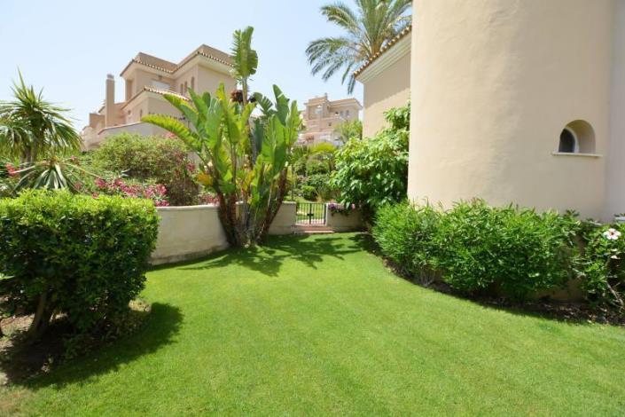 Image No.15-4 Bed Townhouse for sale