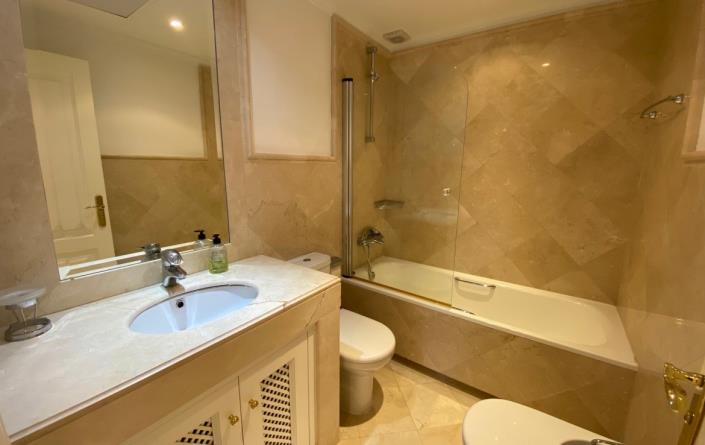 Image No.17-4 Bed Apartment for sale