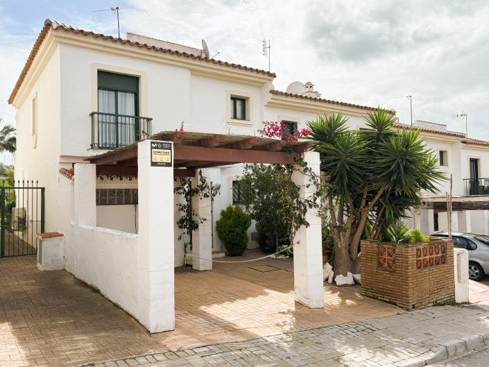 Image No.1-3 Bed Townhouse for sale