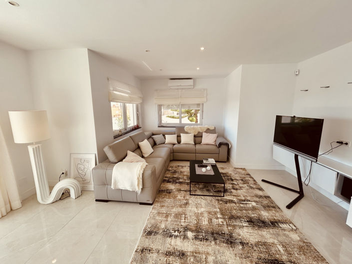 Image No.8-4 Bed Villa for sale