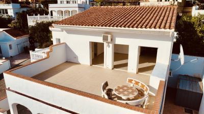 Terrace-Overhead-Shot