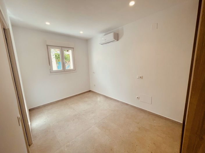 Image No.13-4 Bed Villa for sale