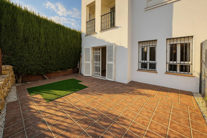 Image No.3-2 Bed Property for sale