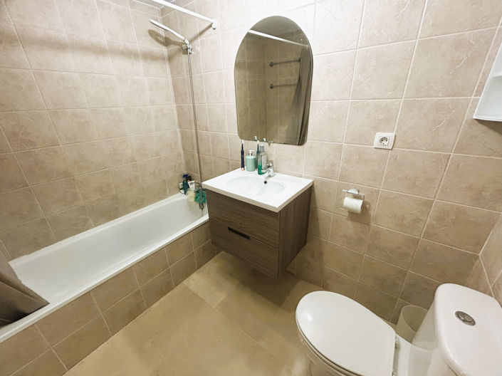 Image No.13-2 Bed Property for sale