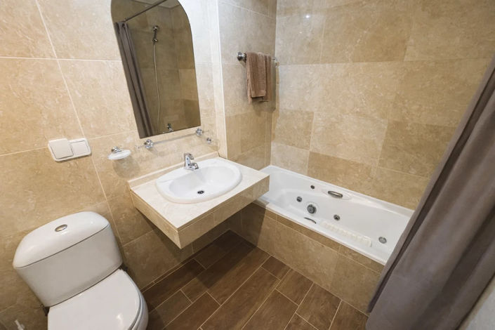 Image No.11-2 Bed Property for sale