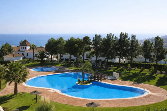 Image No.15-2 Bed Property for sale