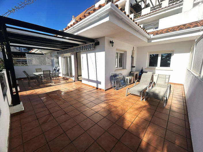 Image No.12-2 Bed Property for sale