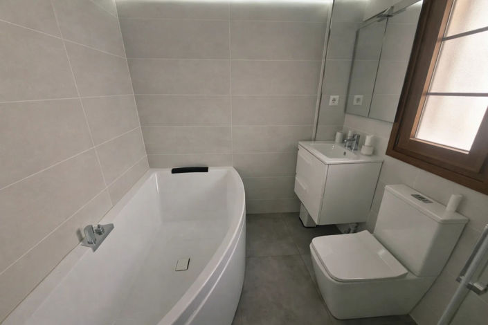 Image No.16-2 Bed Apartment for sale