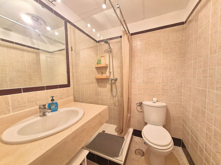 Image No.13-2 Bed Property for sale