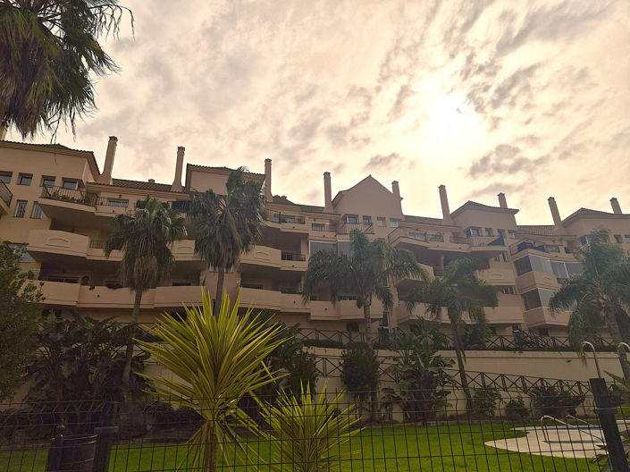 Image No.17-2 Bed Property for sale