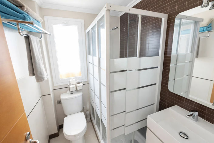 Image No.11-3 Bed Property for sale