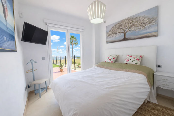 Image No.14-3 Bed Property for sale