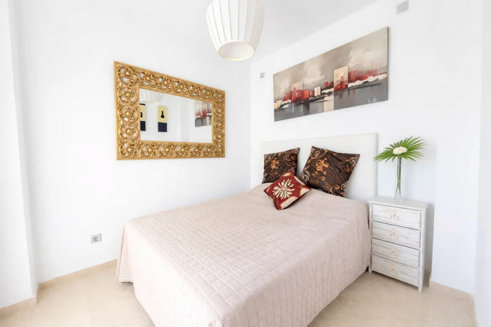 Image No.8-3 Bed Property for sale