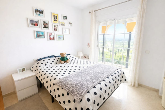 Image No.13-3 Bed Townhouse for sale