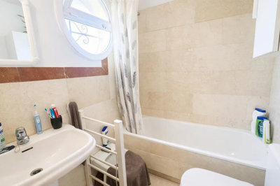 b98le8d7m9k3degpefzhs0lif8u4xzvzhwxtmggyekxx9