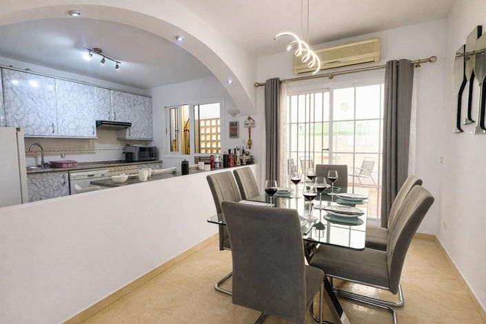 Image No.6-3 Bed Townhouse for sale