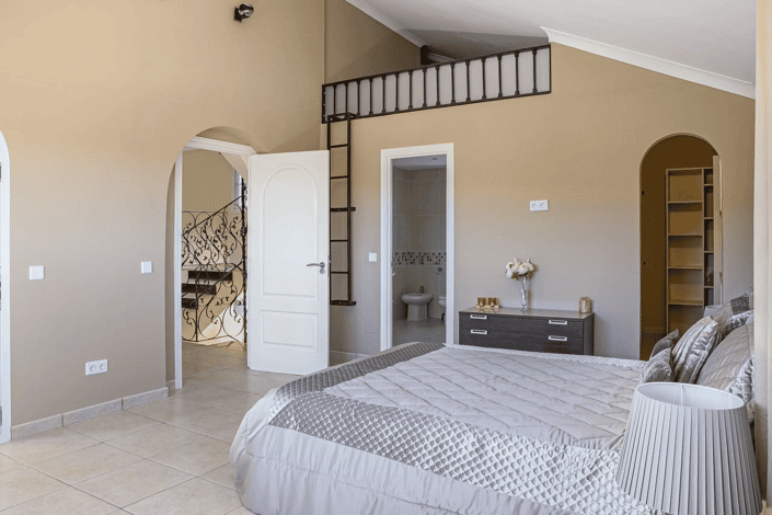 Image No.32-4 Bed Villa for sale