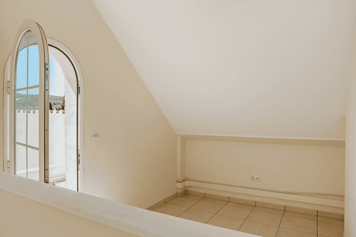 Image No.45-4 Bed Villa for sale