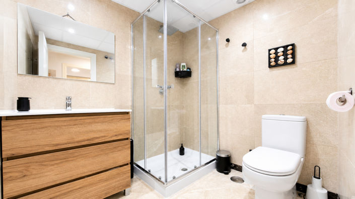 Image No.11-2 Bed Property for sale
