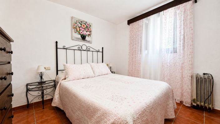Image No.18-4 Bed Finca for sale