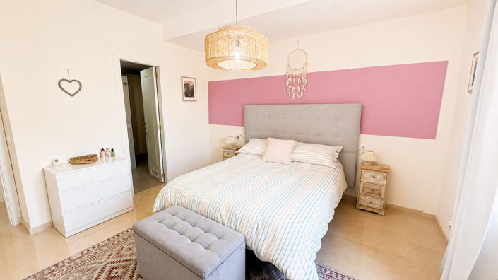 Image No.12-3 Bed Apartment for sale