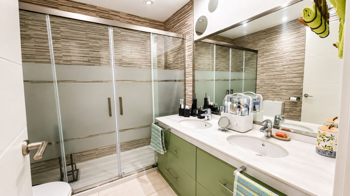 Image No.18-2 Bed Property for sale