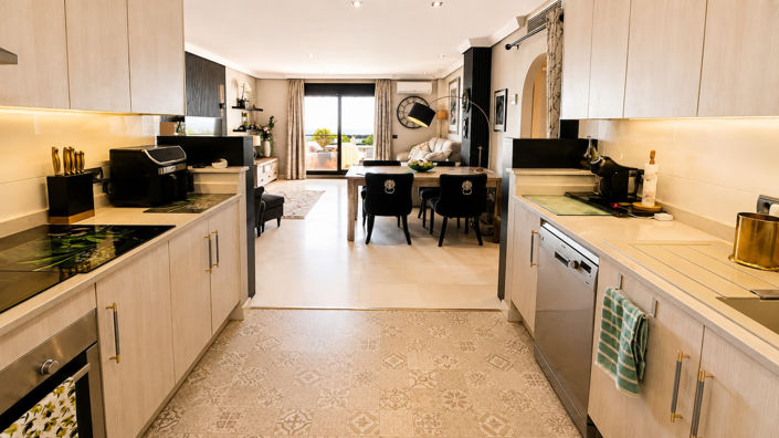 Image No.8-2 Bed Property for sale