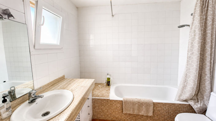 Image No.16-3 Bed Townhouse for sale