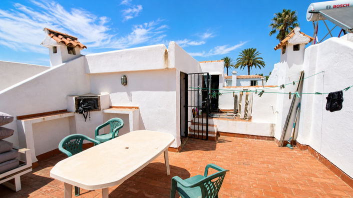 Image No.17-3 Bed Townhouse for sale