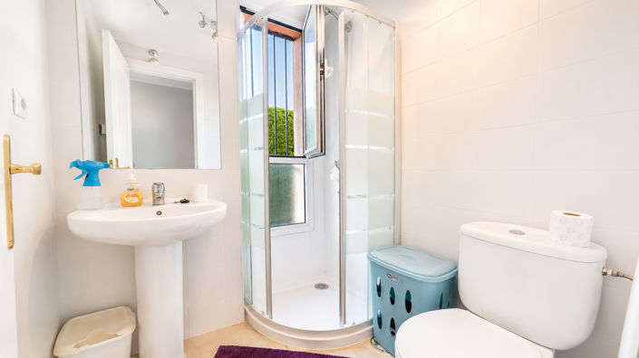 Image No.10-2 Bed Property for sale