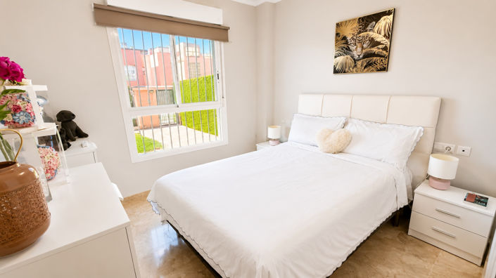 Image No.7-2 Bed Property for sale