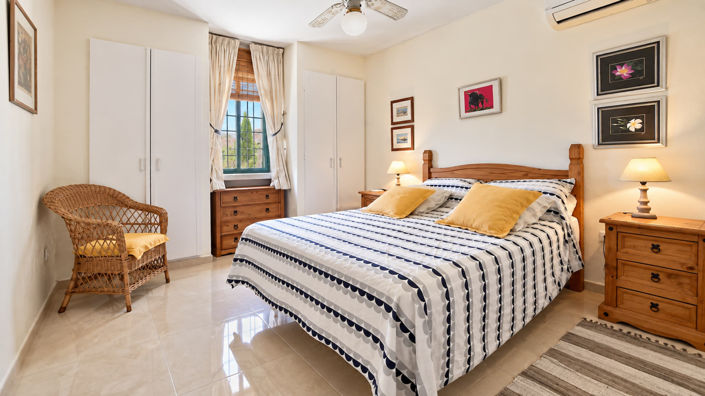 Image No.17-3 Bed House for sale