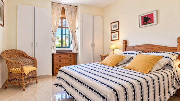 Image No.18-3 Bed House for sale