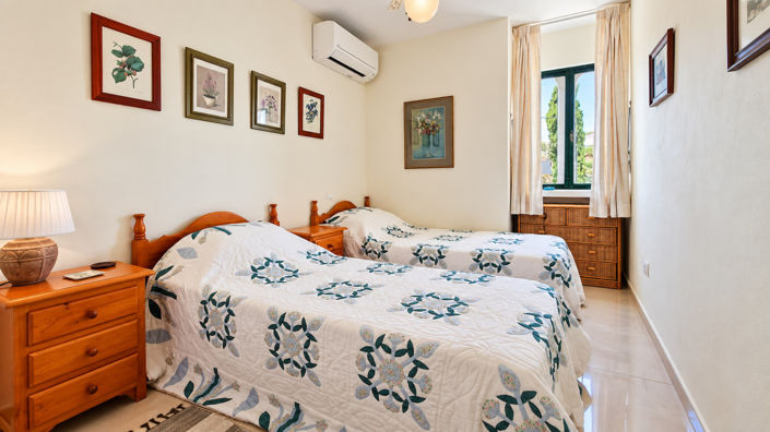 Image No.21-3 Bed House for sale