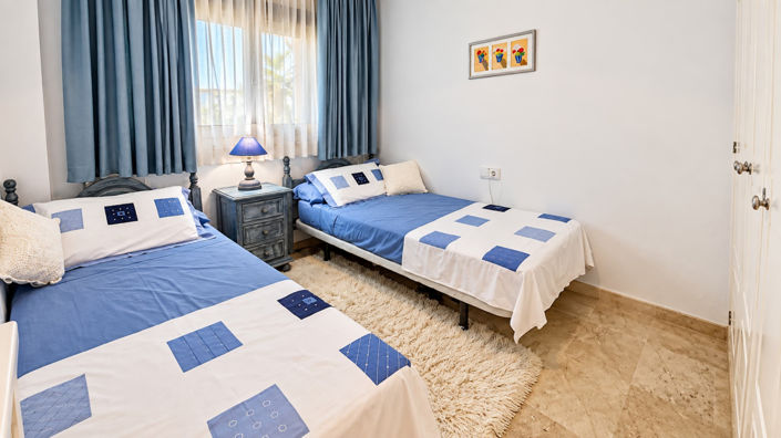 Image No.10-2 Bed Property for sale