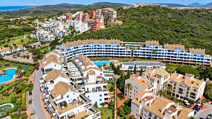 Image No.17-2 Bed Property for sale