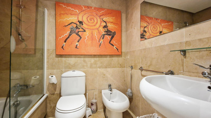 Image No.10-2 Bed Property for sale