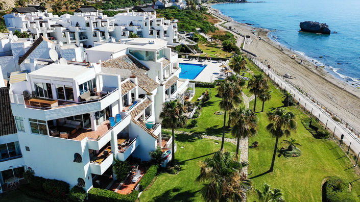 Image No.1-4 Bed Property for sale