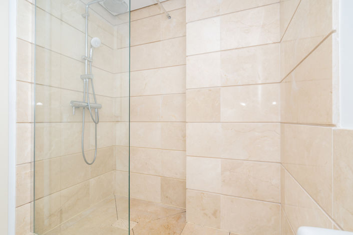 Image No.20-3 Bed Property for sale