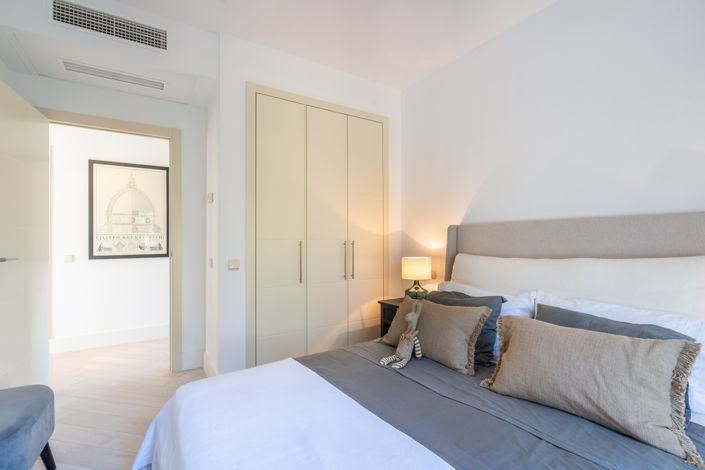 Image No.24-3 Bed Property for sale