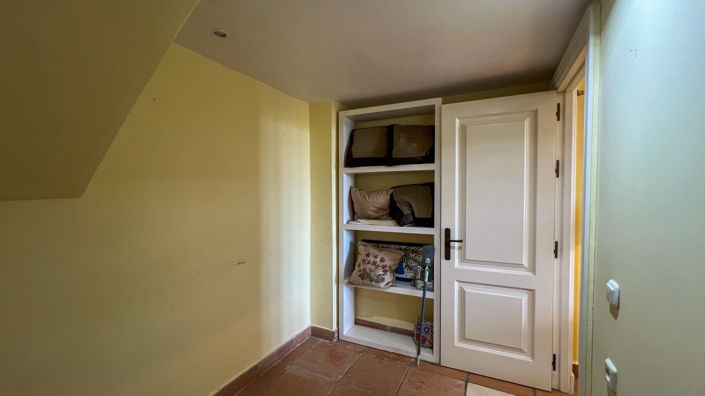 Image No.6-3 Bed Townhouse for sale