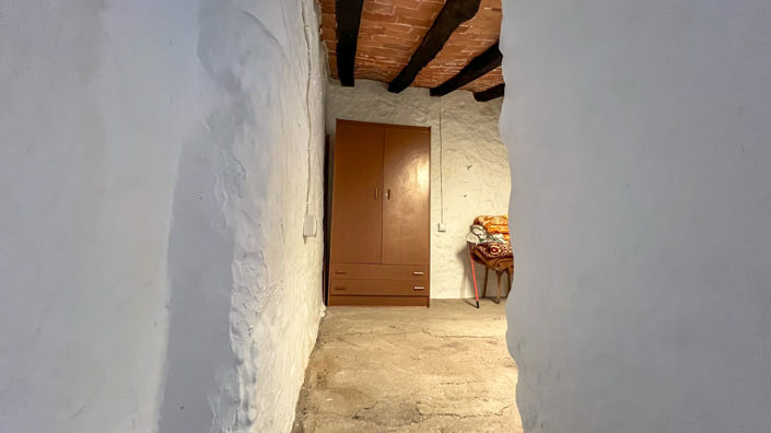 Image No.11-2 Bed Townhouse for sale