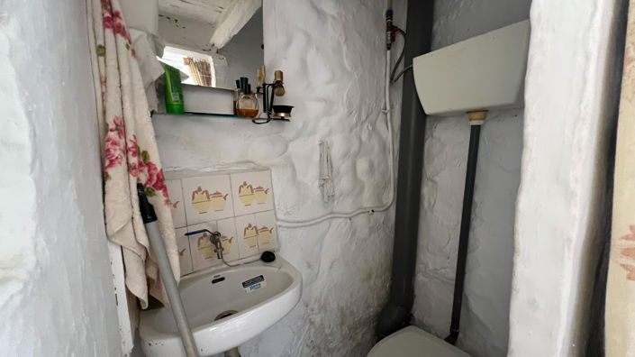 Image No.7-2 Bed Townhouse for sale