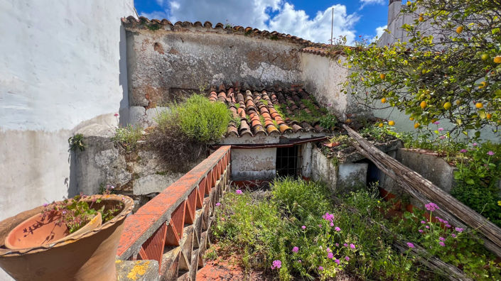 Image No.11-2 Bed Townhouse for sale