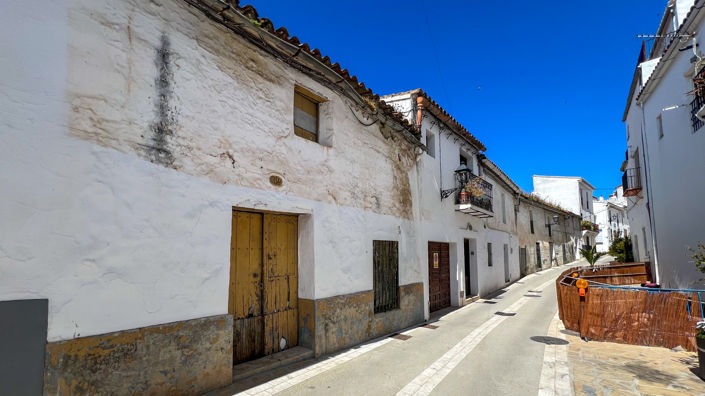 Image No.16-2 Bed Townhouse for sale