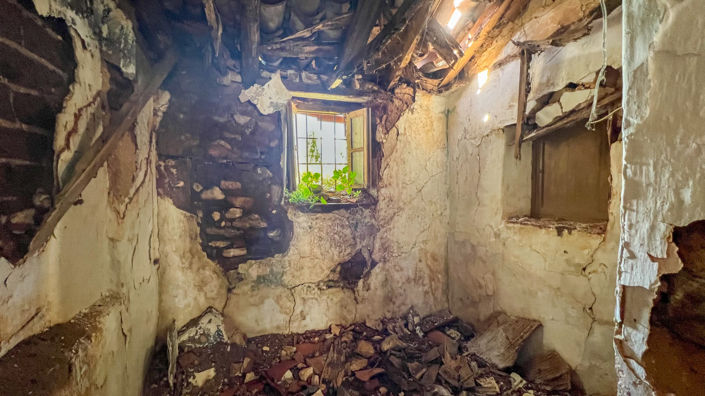 Image No.9-2 Bed Townhouse for sale