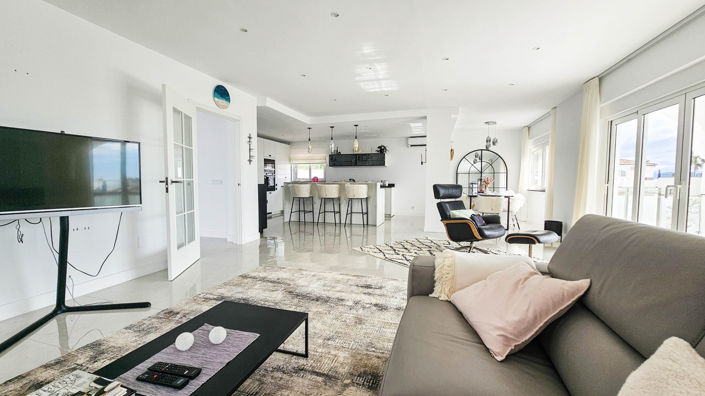 Image No.3-Villa de 4 chambres à vendre à Manilva