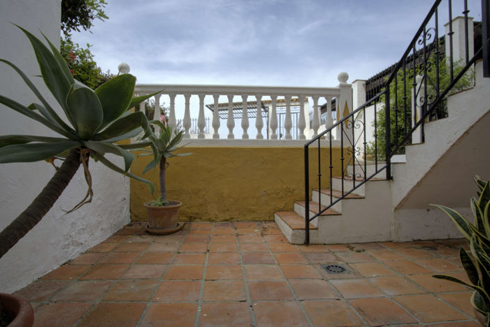 Image No.25-4 Bed House for sale