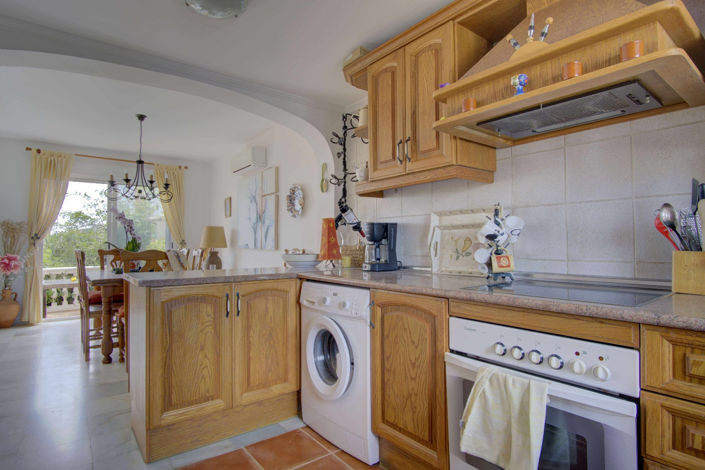 Image No.7-4 Bed House for sale